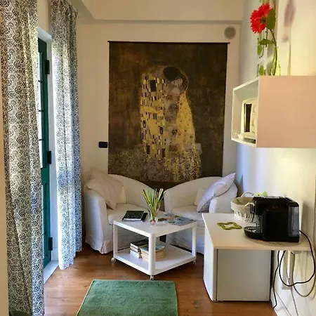 Il Nido Della Rondine Couette-café Leivi