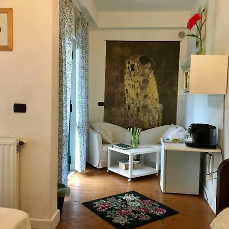 Il Nido Della Rondine * Leivi